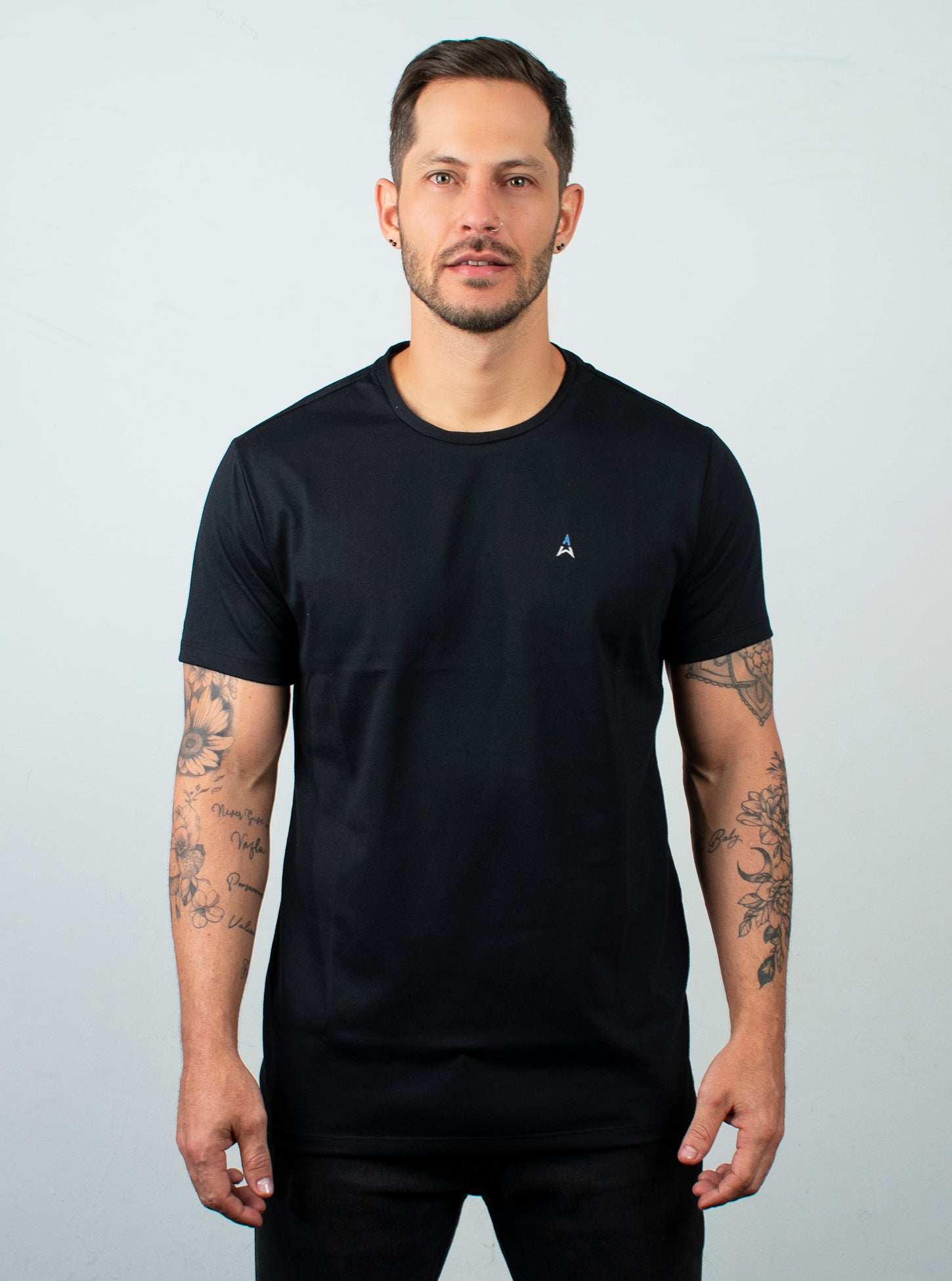 Camiseta basica para hombre con bordado en el frente Hamer