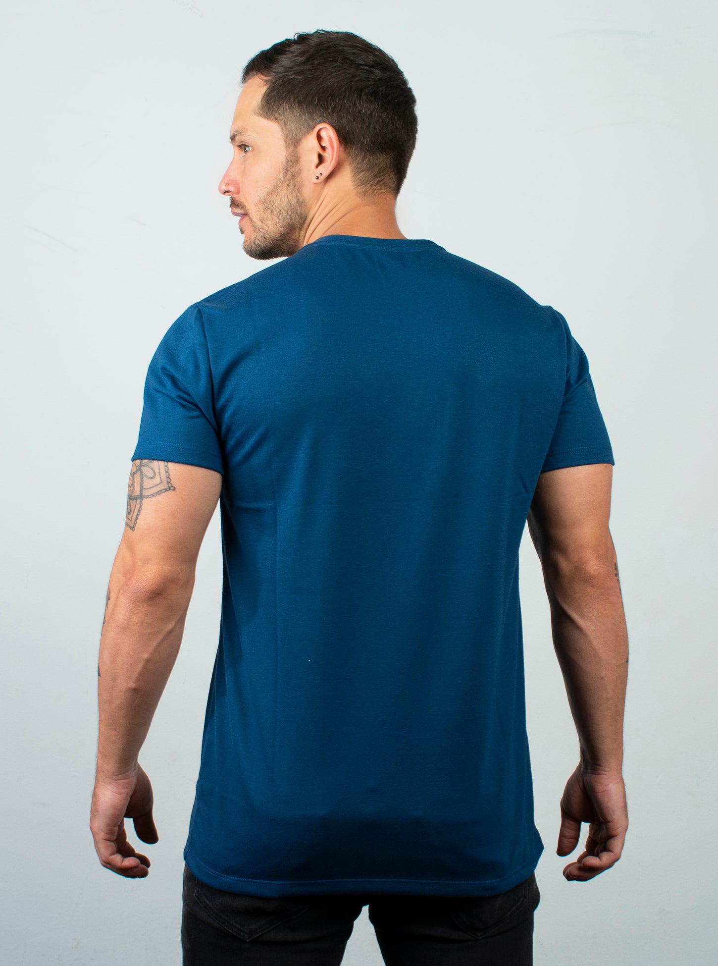 Camiseta basica para hombre con bordado en el frente Hamer